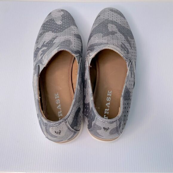 Trask Andi Perforated Flat In Pewter Camouflage Suede Size 7M - Picture 10 of 14
